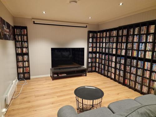 Gallery image of Private room with shared kitchen, bathroom and tv in Gjøvik