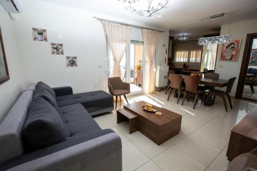 Kathys Sea View Apartment