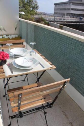 SWEET CHILI - Studio with balcony near Metro & Airport