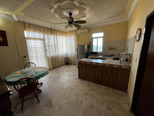 Η κουζίνα ή μικρή κουζίνα στο STAR Departamento