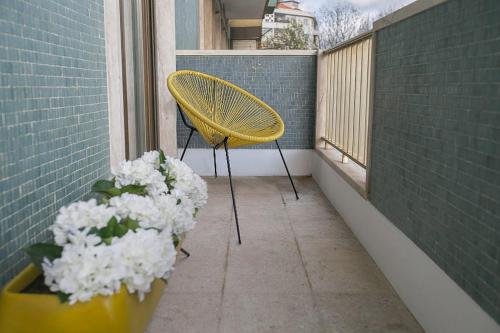 SWEET CASHMERE - Spacious Apartment with balcony near Metro & Airport