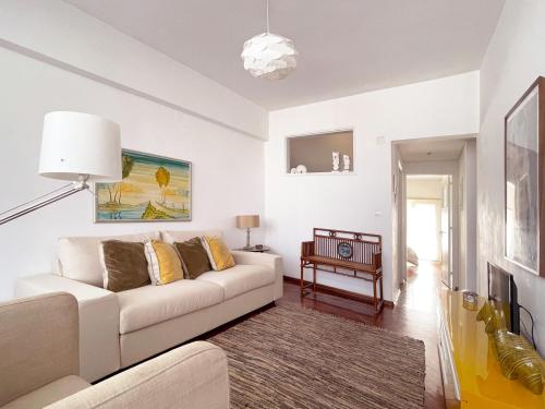 SWEET CASHMERE - Spacious Apartment with balcony near Metro & Airport