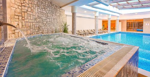 Kolam renang di atau dekat dengan Predela LUX Aparthotel