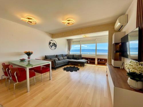 Dora Sunset Sea View Apartment with Balcony