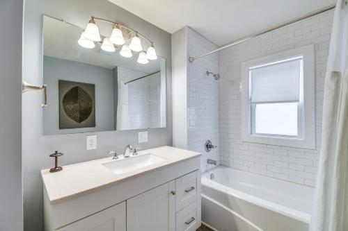 Galería fotográfica de 2 Mi to Dtwn Syracuse Cozy Updated Apt! en Syracuse