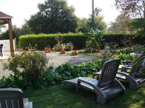 Photo de la galerie de l'établissement Maison Rénovée à La Ferme avec Jardin Clôturé, à Proximité de Pistes Cyclables et Sentiers - FR-1-426-199, à Aizenay