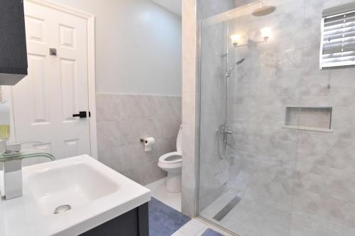 Gallery image of Spacious, Modern, Getaway close to Beaches in Braeton
