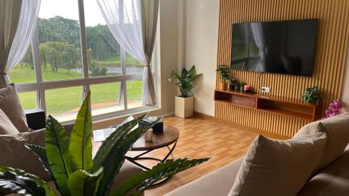 Televisyen dan/atau pusat hiburan di Orange House