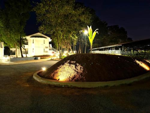 Jardín al aire libre en Amritara Serenity,100 mts from Salaulim Dam