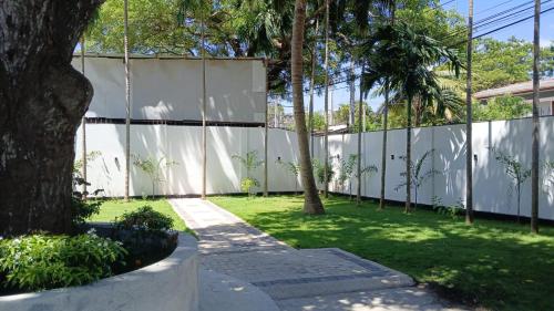 Lanka Global Propertiesにある庭