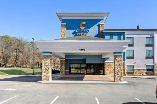 a hotel front of a building with a hotel at Comfort Suites Salem-Roanoke I-81 in Salem