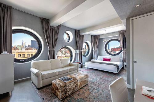 Ένα ή περισσότερα κρεβάτια σε δωμάτιο στο Dream Downtown, by Hyatt