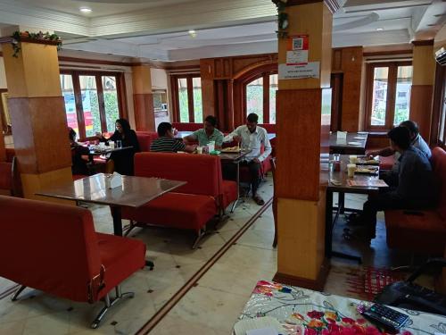 Χώρος καθιστικού στο Darshan Hotel & Restaurant