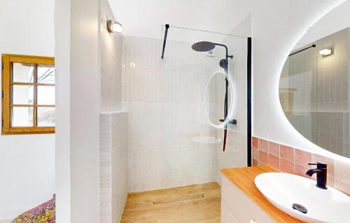 a bathroom with a shower and a sink at Nice Home In Saint-Géraud-De-Corps in Saint-Géraud-de-Corps