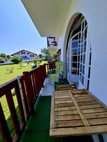 Hendaye a 6mn a pied de la plage parking privé