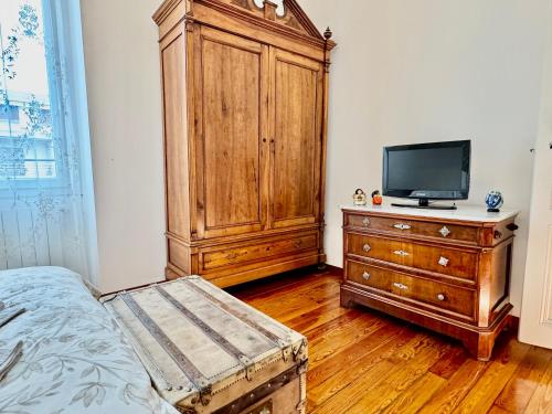 Μια τηλεόραση ή/και κέντρο ψυχαγωγίας στο Appartamento Casa di Danilo Due passi dal mare