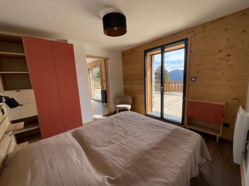 Postel nebo postele na pokoji v ubytování L'Esquirol Appart - Location T3 avec vue imprenable - Les Angles