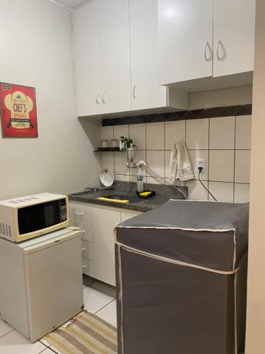 Køkken eller tekøkken på Studio completo a 200m do shopping Iguatemi