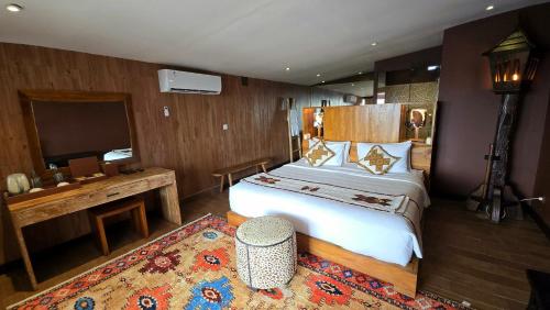 Postel nebo postele na pokoji v ubytování Sky Suites