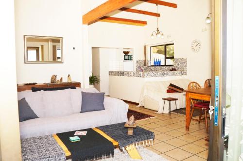 Ruang duduk di View Panoramica Self-Catering Apartment