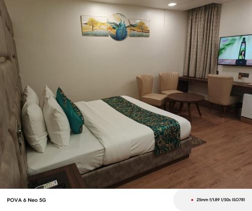 Μια τηλεόραση ή/και κέντρο ψυχαγωγίας στο Narang Hotel