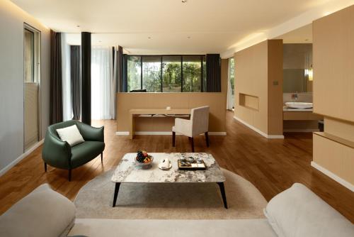 Ruang duduk di INN HOUSE Hotel