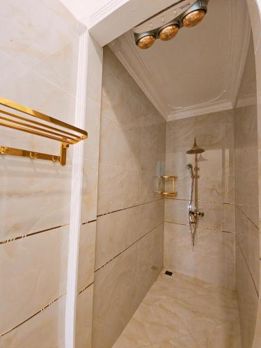 Koupelna v ubytování Biệt Thự cao cấp Lâu Đài Nhỏ Đà Lạt - Little Castle Da Lat Villa