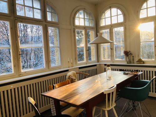 4 Story, 12 beds, home near Eurovision Contest