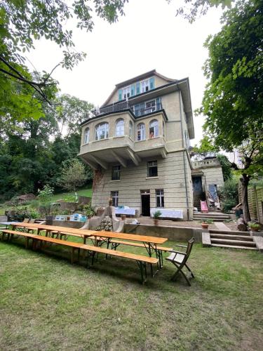 4 Story, 12 beds, home near Eurovision Contest