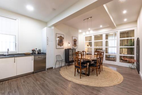 Modern 4BR/2BA Apartment in Prime Bilbao + Parking