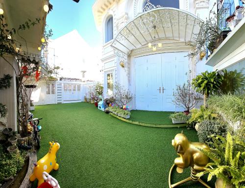 Zahrada ubytování Biệt Thự cao cấp Lâu Đài Nhỏ Đà Lạt - Little Castle Da Lat Villa