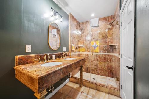 Nob Hill Hotel Image
