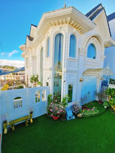 Zahrada ubytování Biệt Thự cao cấp Lâu Đài Nhỏ Đà Lạt - Little Castle Da Lat Villa
