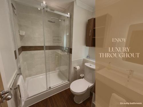 Ultra-Luxury City centre 2 bed apartment, with FREE parking photo 7