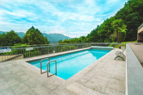 Tessa&Aurora - Incredible Lake View & Pool with Parking