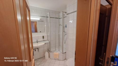 Koupelna v ubytování Hotel zu den Linden