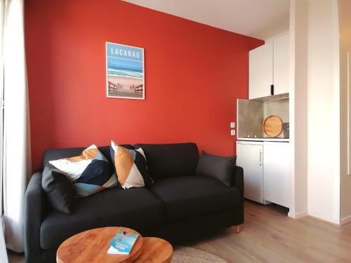 Joli studio rénové front de mer Balcon vue cour & WIFI