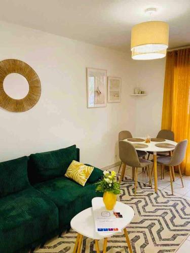 Charming apartment 100m from the beach