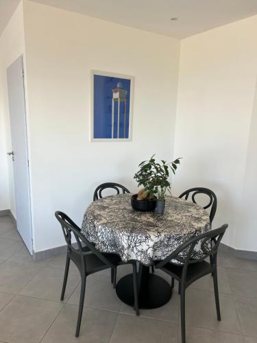 Imagen de la galería de Appartement 4 personnes tout confort avec vue panoramique sur MER, en Port-Vendres