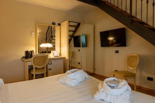 Televisyen dan/atau pusat hiburan di Hotel London