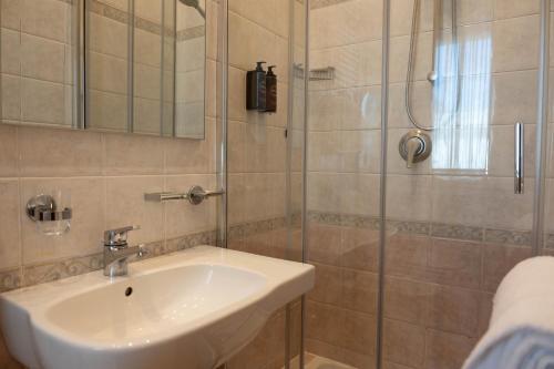 Bilik mandi di Hotel London