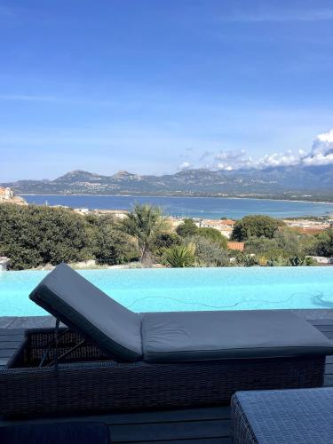 Photo de la galerie de l'établissement Villa Calvi avec vue époustouflante sur la baie et la citadelle, à Calvi