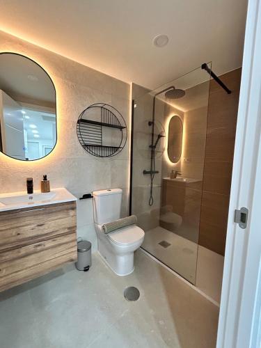 Et badeværelse på AeroSuites103 Alojamiento Madrid