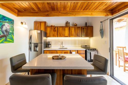 Dapur atau dapur kecil di Villagio 30B - Condo Near Playa Potrero