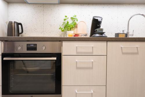 Cucina o angolo cottura di City Vibe, free parking, in the city center