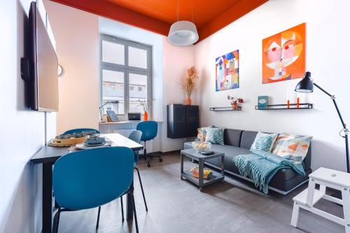 City Vibe, free parking, in the city center