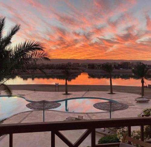 Sabina 1br apartment Lagoon view with shared pool By BFG Beit Fel Gouna