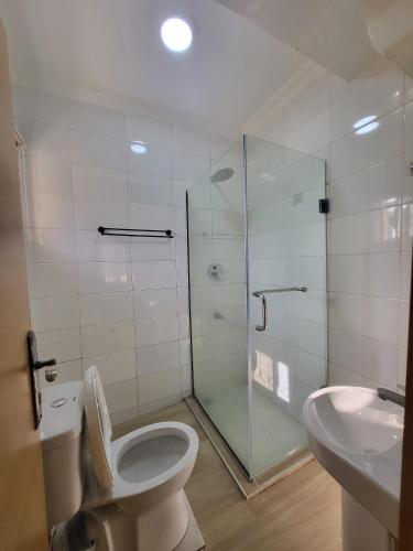 Baðherbergi á Peridot apt wuse2