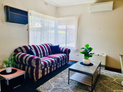 Imagen de la galería de Vic Horsham, Unit 3, Cozy 2-Bedroom Retreat, en Horsham