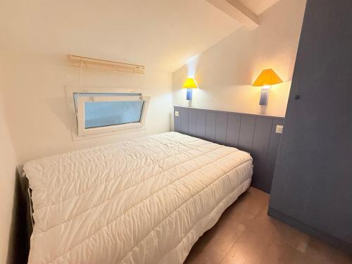 Postel nebo postele na pokoji v ubytování Studio avec piscine et WiFi à Saint-Georges-d'Oléron - FR-1-778-40